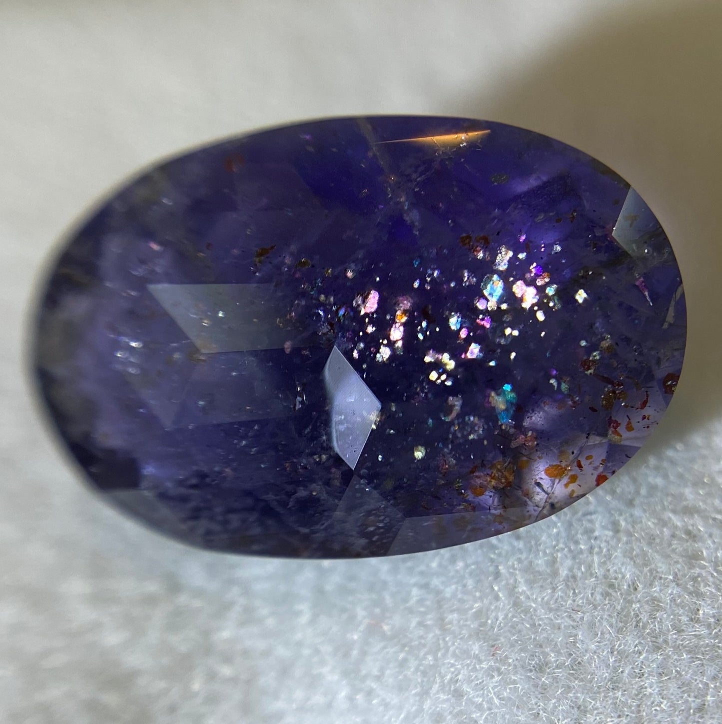 【SOLD OUT】キューブスターが施されたブラッドショットアイオライト2.397ct✨ゲオちゃん作品