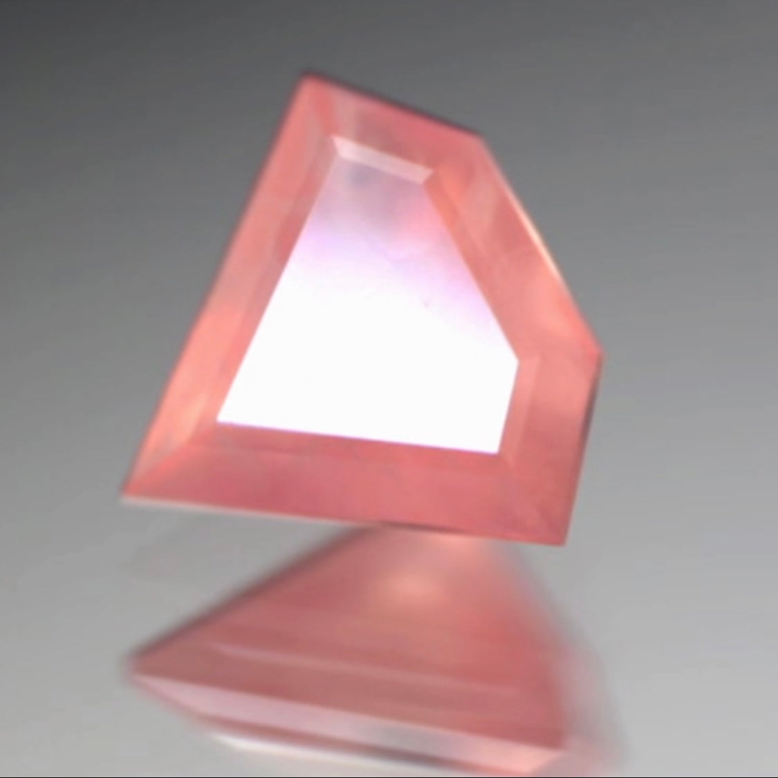 また新たな宝石形 が完成💎“日本が誇る北海道の宝”ロードクロサイト0.562ct✨ゲオちゃん作品👍