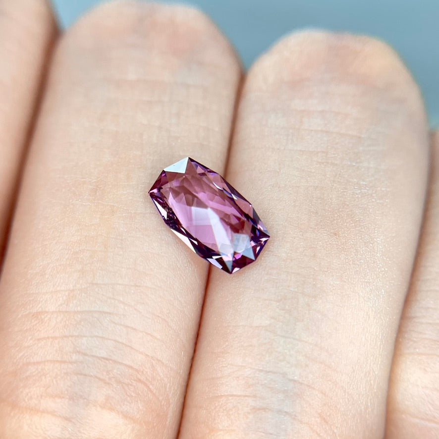 リボンが舞うような見事なダブリング🎀ピンキッシュパープルスピネル1.370ct💜ピアッちゃん作品【コランダム夏祭り🔥先駆け特価‼️】