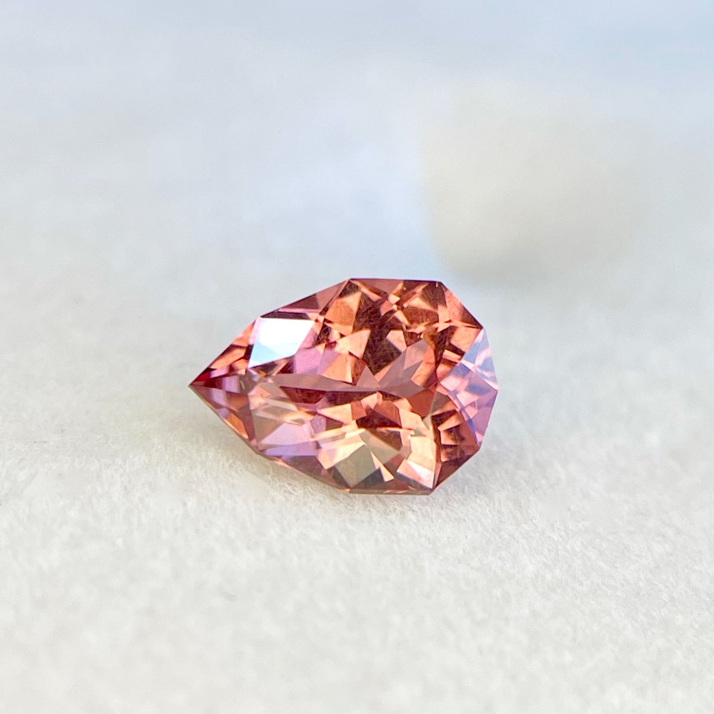 8/17(水)21:30終了‼️オレンジイなトロピカル感がたまらない❣️マラヤガーネット0.680ct✨ピアッちゃん作品⚪️【原宿プチ個展リアルチハルーム開催感謝出品】