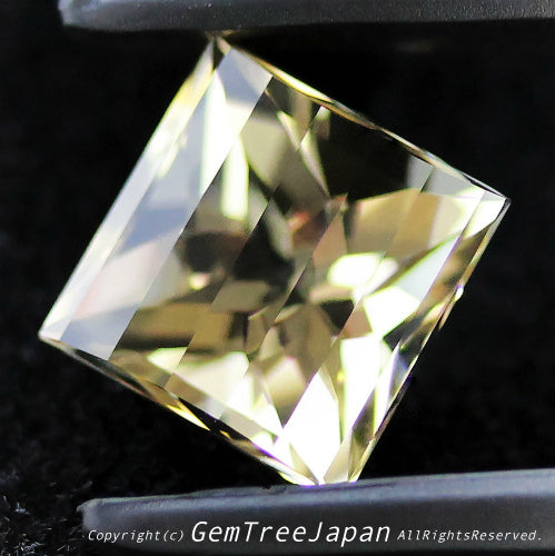 師匠作品“クラウン太鼓橋カット”ラブラドライト2.28ct💎