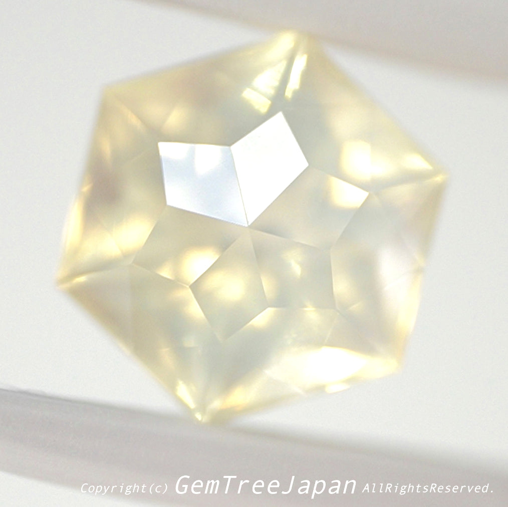 六芒星が煌く「ナシテー」6角形のラブラドライト2.53ct👍師匠作品💎突如開催❗️GTJ名物【時短オークション】こちらはクーポンはごめんなさい🙏