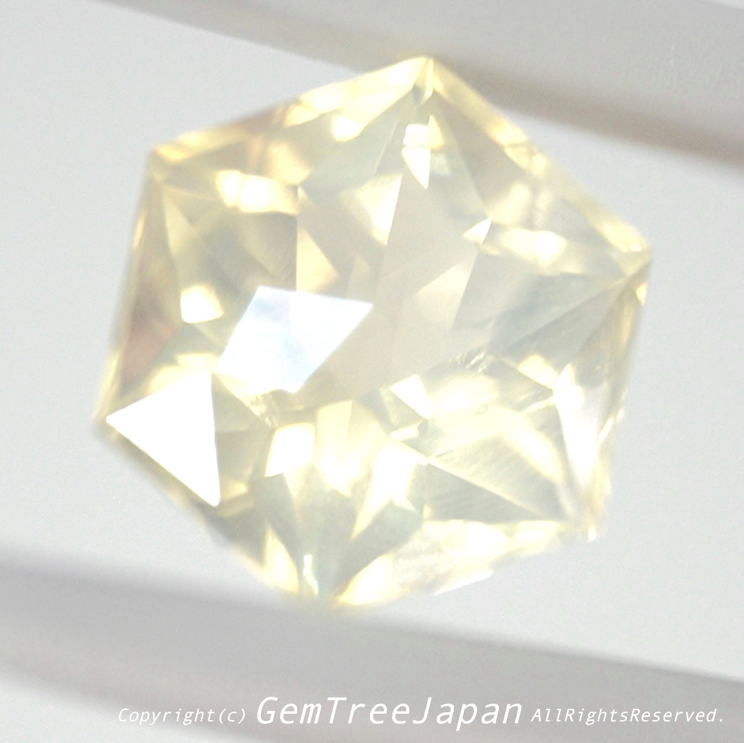 六芒星が煌く「ナシテー」6角形のラブラドライト2.53ct👍師匠作品💎突如開催❗️GTJ名物【時短オークション】こちらはクーポンはごめんなさい🙏
