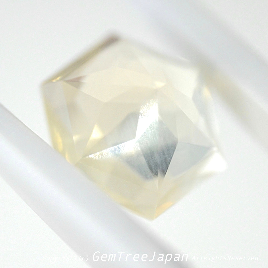 六芒星が煌く「ナシテー」6角形のラブラドライト2.53ct👍師匠作品💎突如開催❗️GTJ名物【時短オークション】こちらはクーポンはごめんなさい🙏
