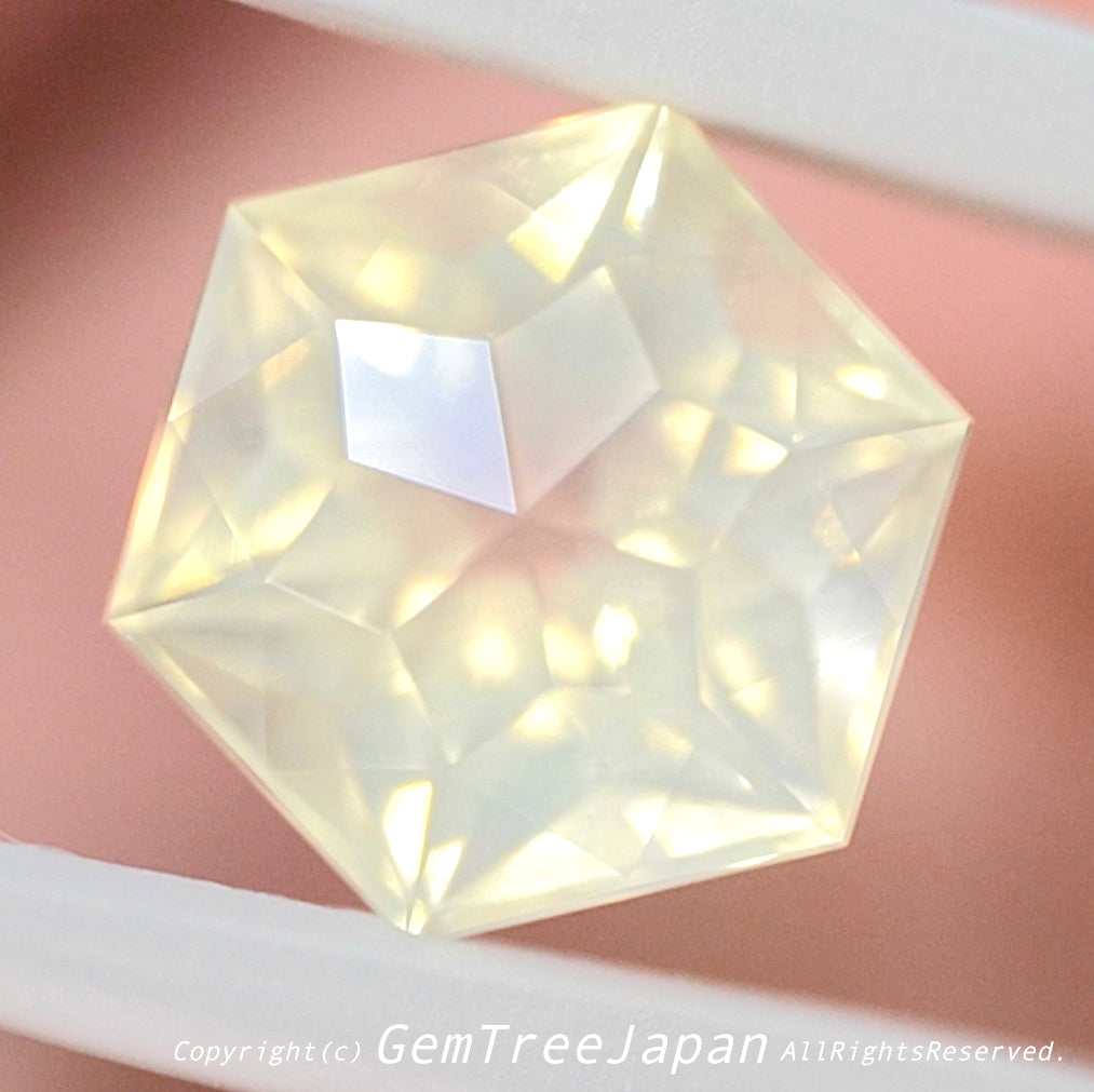 六芒星が煌く「ナシテー」6角形のラブラドライト2.53ct👍師匠作品💎突如開催❗️GTJ名物【時短オークション】こちらはクーポンはごめんなさい🙏