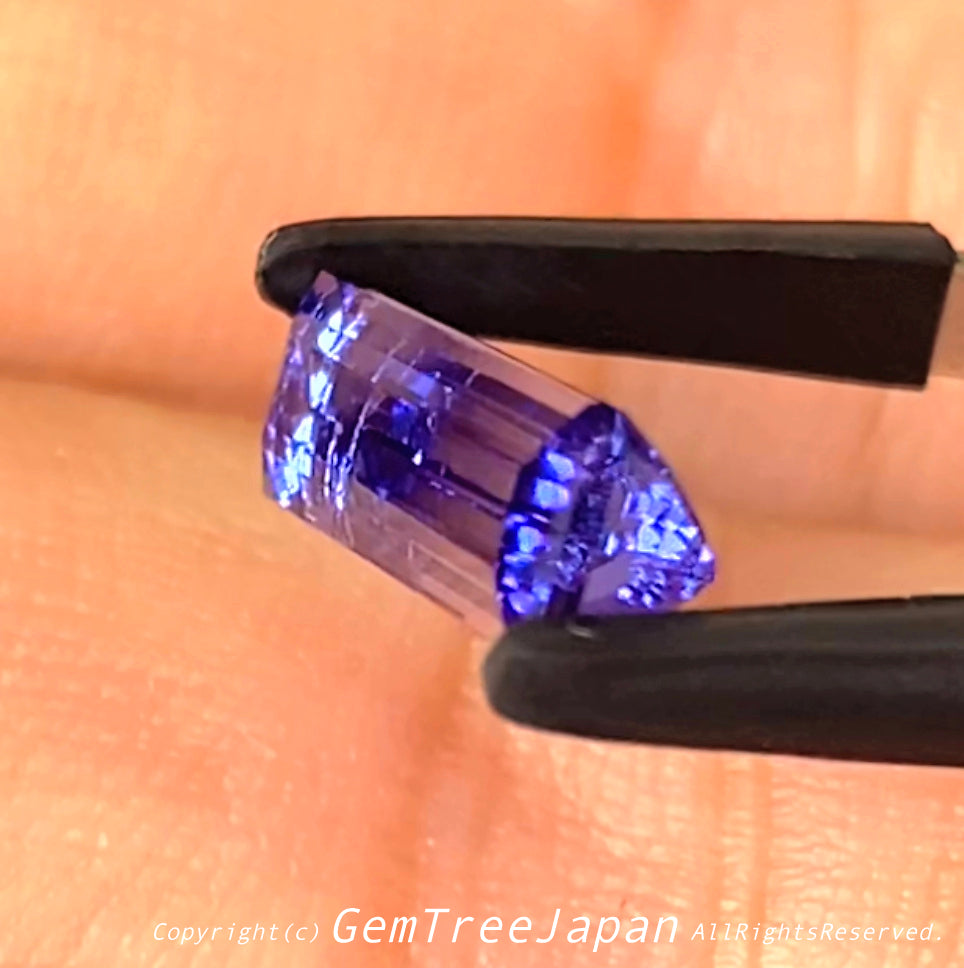 超美色のバイカラータンザナイト2.57ct✨「"GTQ"ビンテージ作品
