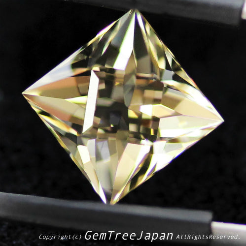 師匠作品“テーブル面縁取りカット”ラブラドライト2.65ct💎