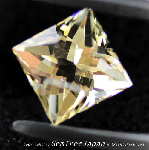 師匠作品“テーブル面縁取りカット”ラブラドライト2.65ct💎