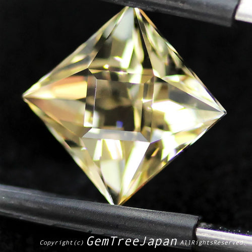 師匠作品“テーブル面縁取りカット”ラブラドライト2.65ct💎