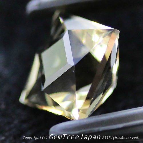 師匠作品“テーブル面縁取りカット”ラブラドライト2.65ct💎