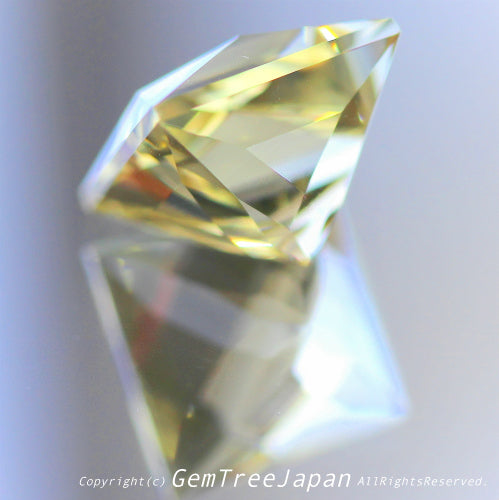 師匠作品“テーブル面縁取りカット”ラブラドライト2.65ct💎