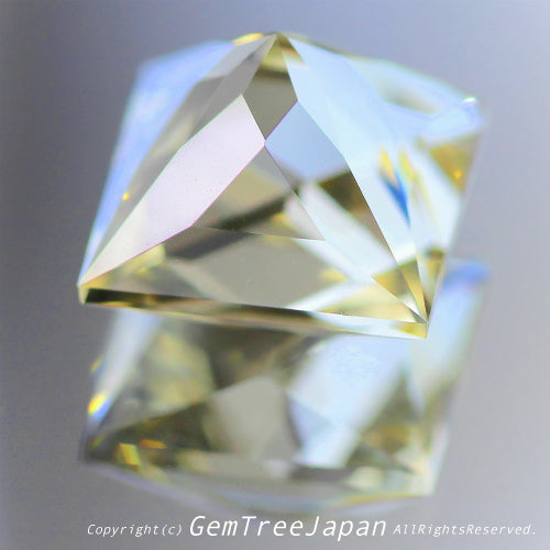 師匠作品“テーブル面縁取りカット”ラブラドライト2.65ct💎