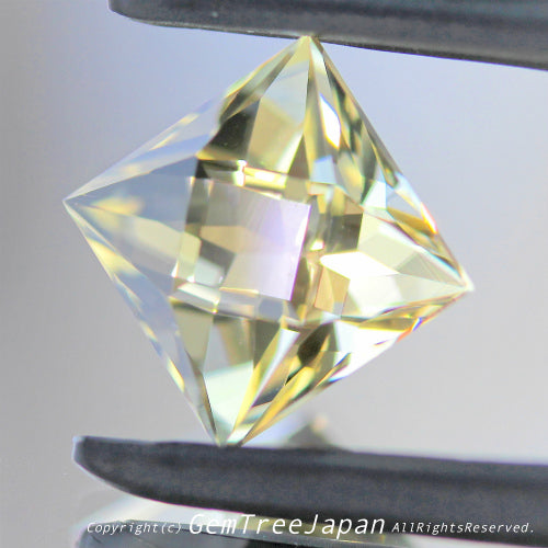 師匠作品“テーブル面縁取りカット”ラブラドライト2.65ct💎