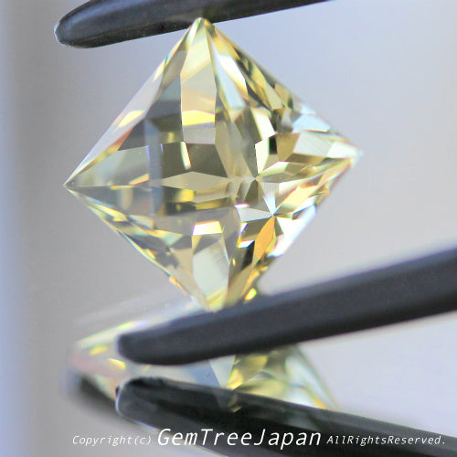 師匠作品“テーブル面縁取りカット”ラブラドライト2.65ct💎