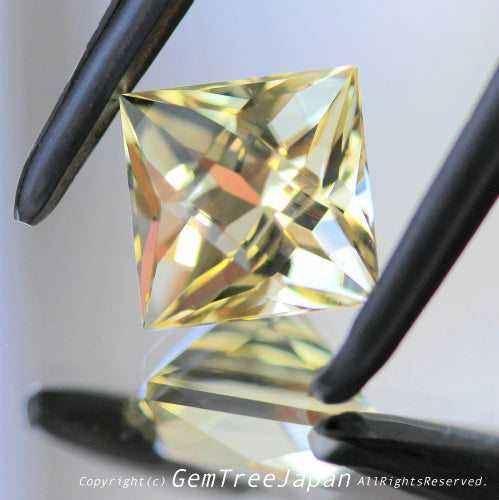 師匠作品“テーブル面縁取りカット”ラブラドライト2.65ct💎