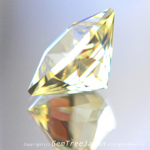 師匠作品“テーブル面縁取りカット”ラブラドライト2.65ct💎
