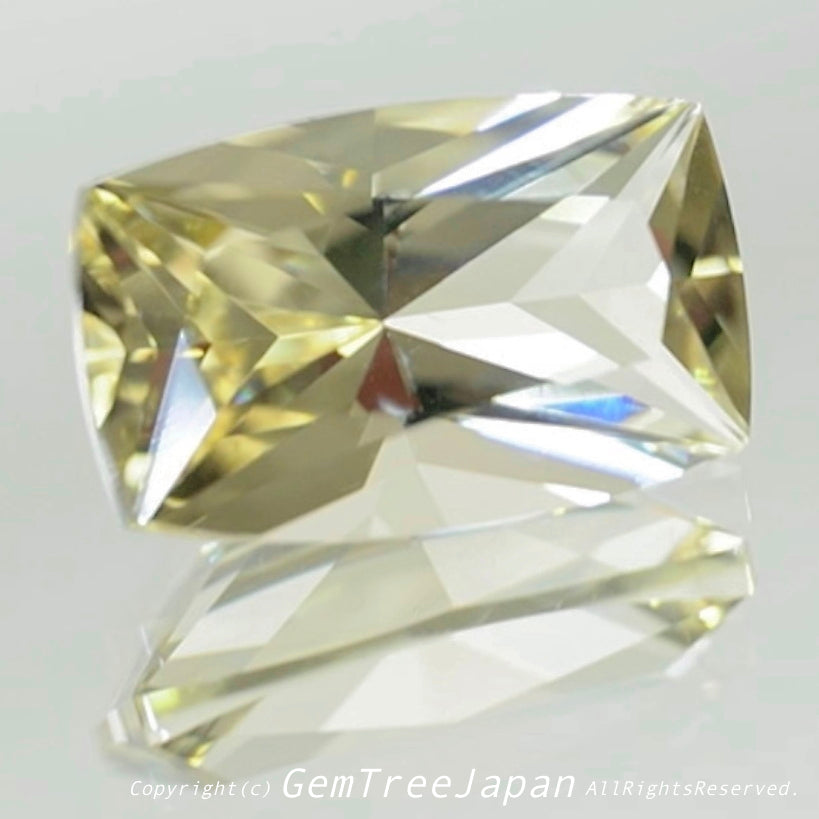 ピアッちゃんの傑作ラブラドライト2.80ct✨スーパークッションversion💎