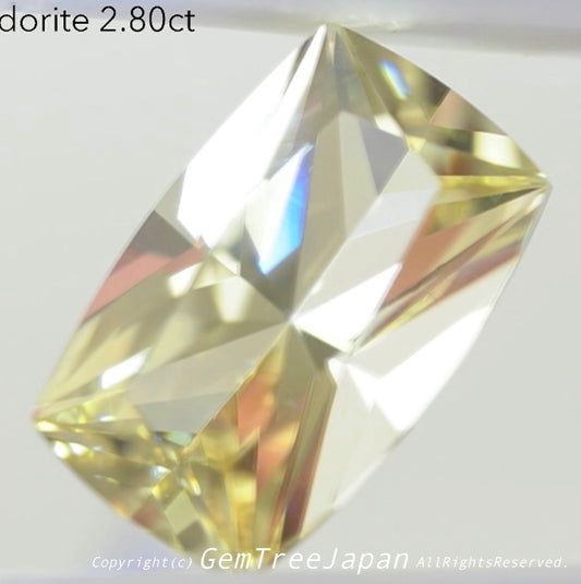 ピアッちゃんの傑作ラブラドライト2.80ct✨スーパークッションversion💎