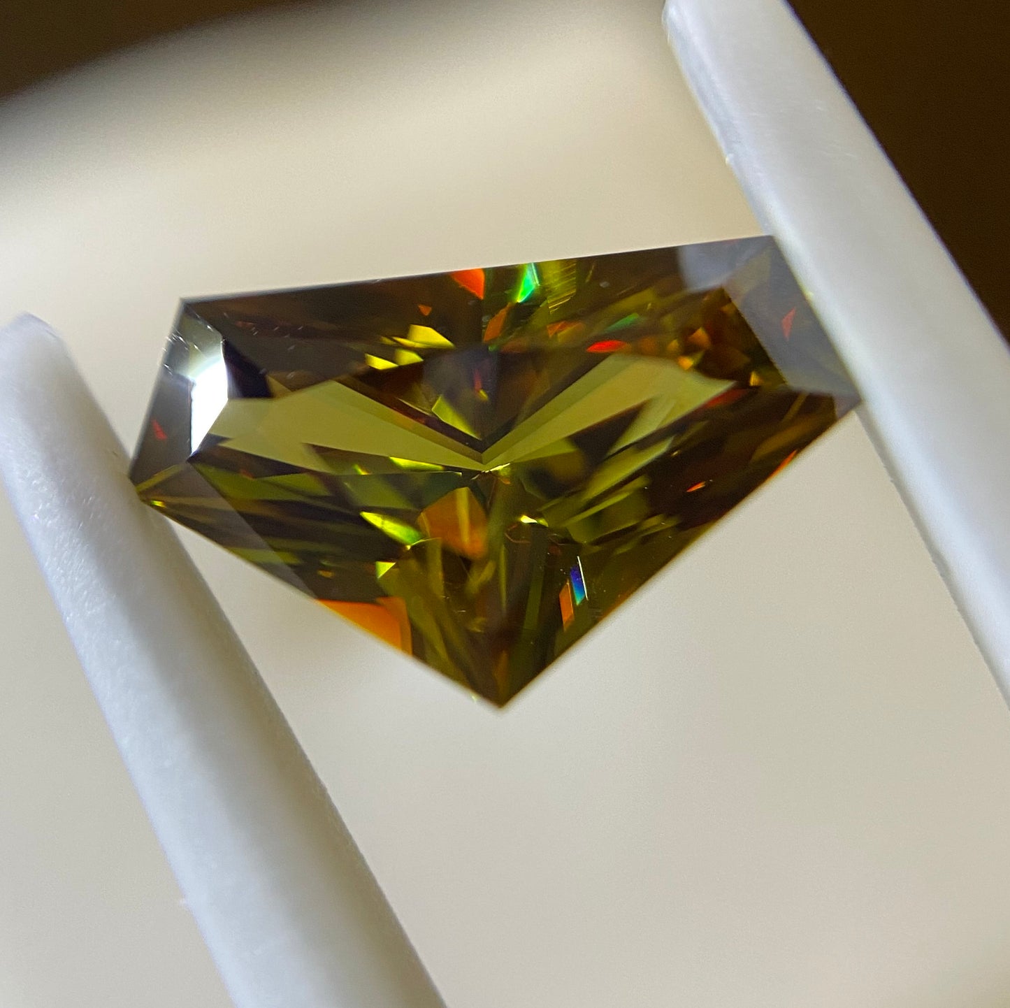 【変則キューブカット】パキスタンスフェーン(パンツ型) 1.40ct✨ゲオちゃん作品