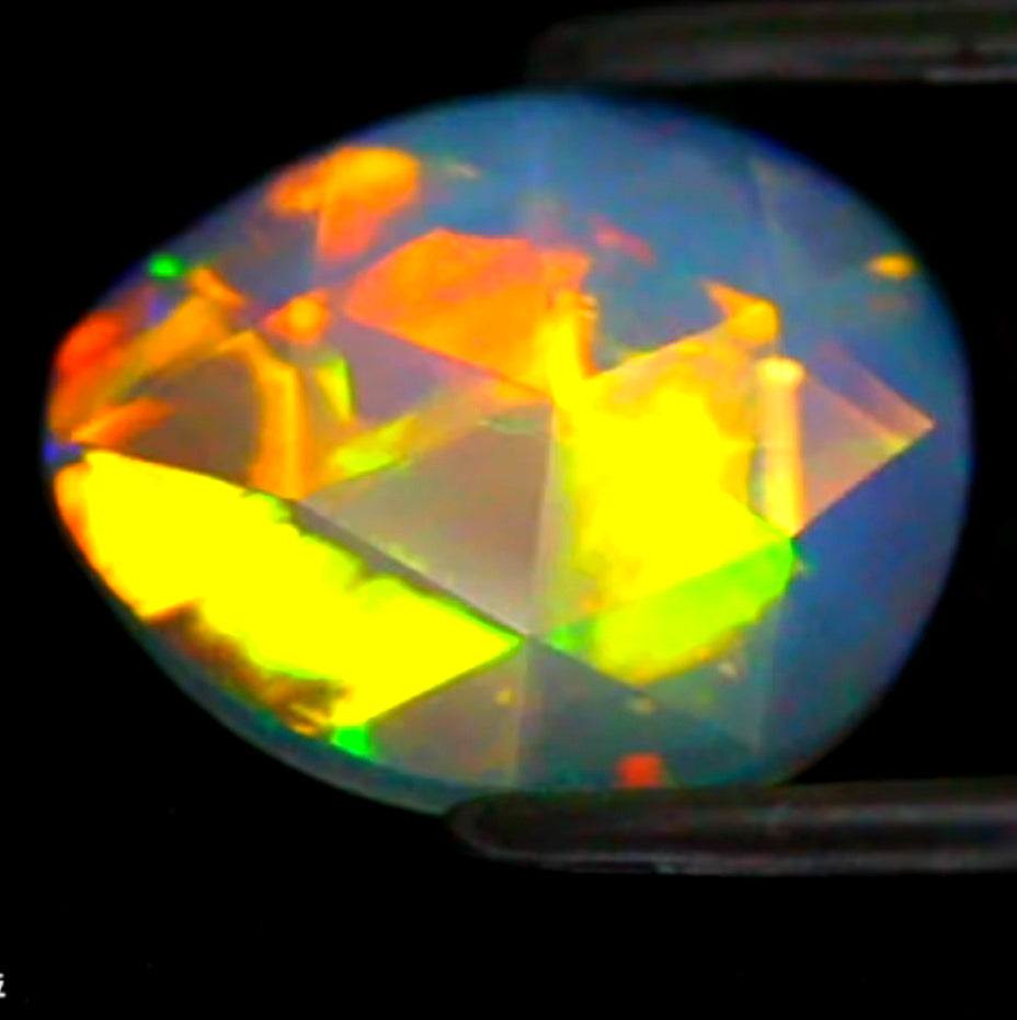 【3456爆誕記念】フラッシュ遊色オパール2.70ct✨今週末ぽっきりナント¥34,560❗️こちらはクーポンはごめんなさい🙏