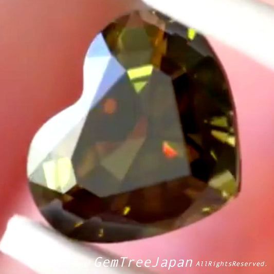 スフェーンにも似た“激シブ”カラーとゲオちゃんのカットが冴えるジルコン2.422ct👍【お問合せ一番乗り特価】