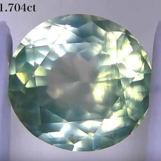 【SOLD OUT】進化版キューブカットを施したプレナイト1.704ct💎ゲオちゃん作品✨こちらは「お問合せ一番乗り特価」でご紹介です♪