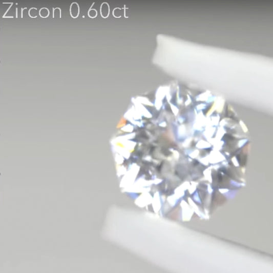 【SOLD OUT】まるでダイヤモンド✨レアな“9角形”のカラーレスジルコン0.60ct💎ピアッちゃん作品✨こちらは「お問合せ一番乗り特価」でご紹介です♪