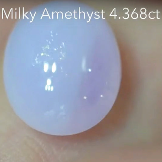 【SOLD OUT】キラキラ入り✨つるつるカボションのミルキーアメジスト4.368ct💎吉村作品✨こちらは「お問合せ一番乗り特価」でご紹介です♪