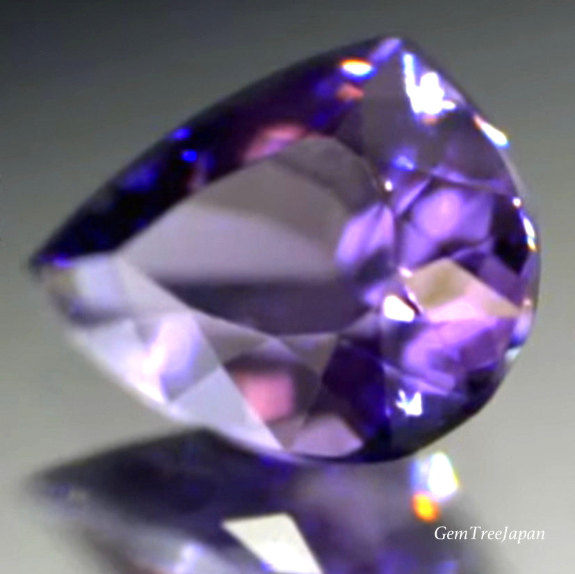 【SOLD OUT】オリジナルシェイプ&超美色パープリッシュバイオレットスピネル0.681ct🔮ピアッちゃん作品(LIVE中のお問合せ一番乗り特価でのご紹介です)