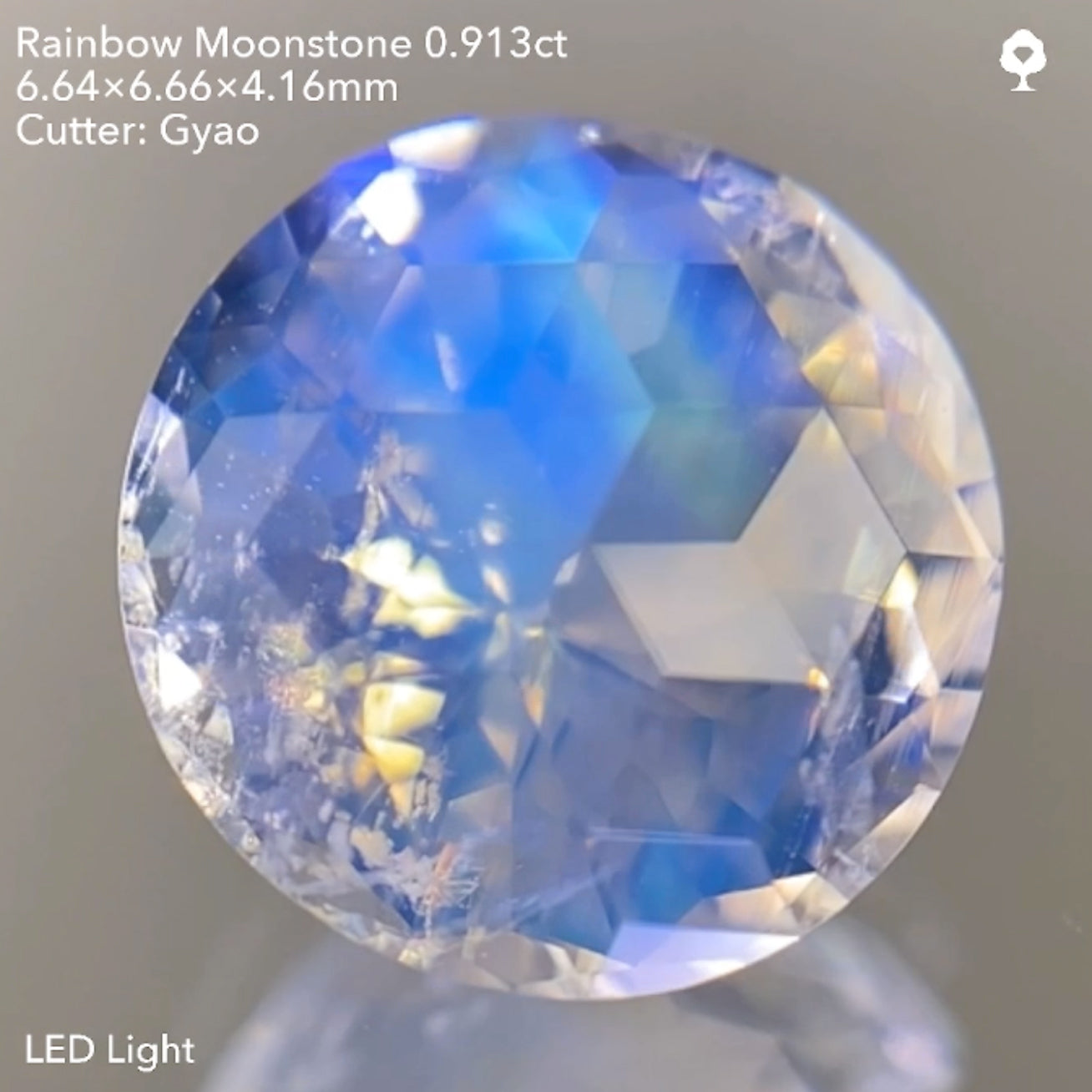 【SOLD OUT】ラウンドキューブスターレインボームーンストーン0.913ct/ゲオちゃん【両面キューブ】
