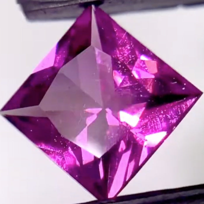【SOLD OUT】ロードライトガーネット0.60ct/ピアッちゃん作品 ★11/11ハラキリ1円オークションライブ★クーポンはごめんなさい🙇♂️