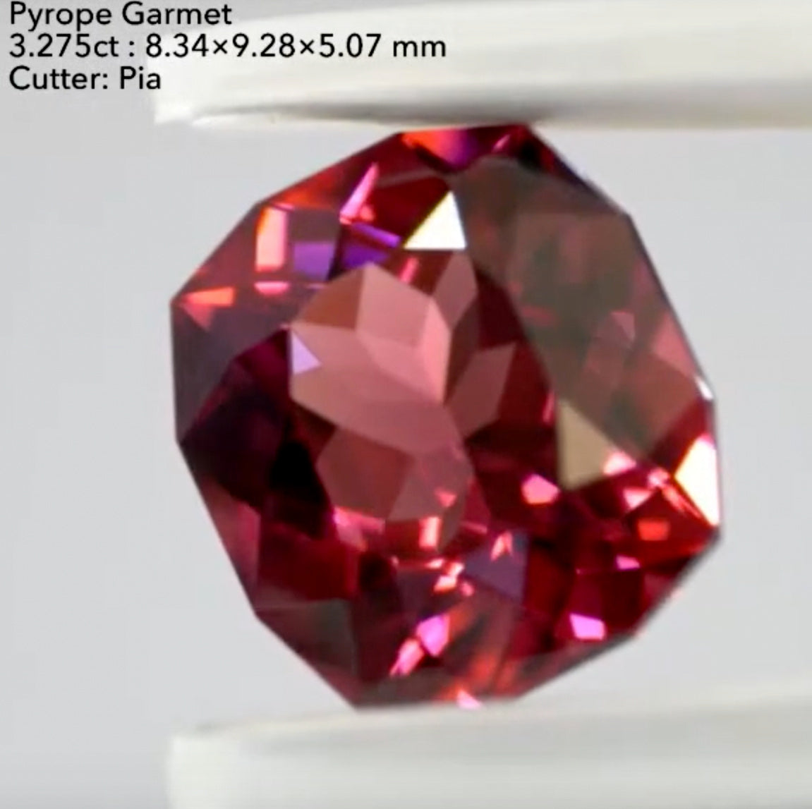 【SOLD OUT】美色&美カット👍パイロープガーネット3.275ct✨ピアッちゃん作品💎お問合せ一番乗り特価でご紹介です♪
