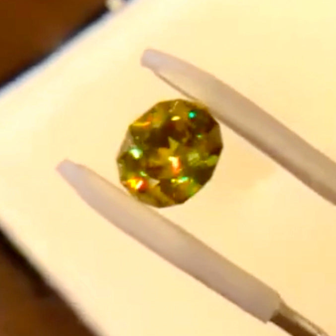 【SOLD OUT】ハイレベルなファンシーオーバルスフェーン1.52ct💎ピアッちゃん作品✨LIVEオークションでご紹介🙌