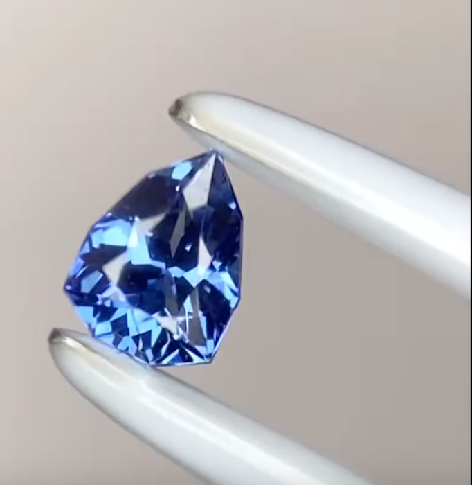 爽やかさも感じたいブルー💙コーンフラワーブルー系サファイア0.216ct ピアッちゃん作品
