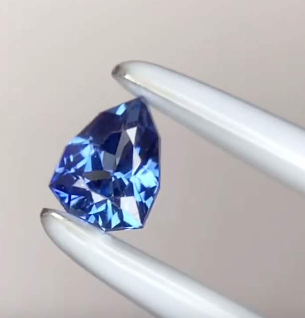 爽やかさも感じたいブルー💙コーンフラワーブルー系サファイア0.216ct ピアッちゃん作品