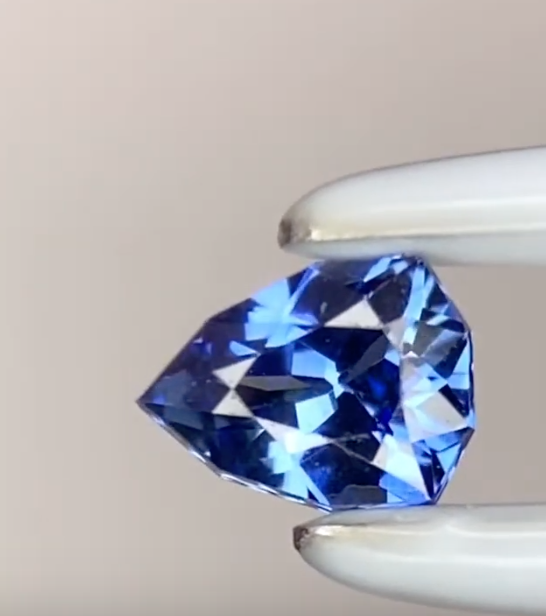 爽やかさも感じたいブルー💙コーンフラワーブルー系サファイア0.216ct ピアッちゃん作品