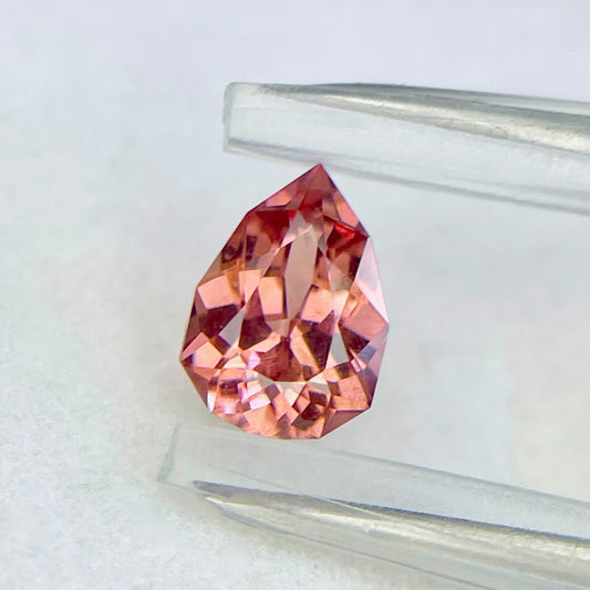 8/17(水)21:30終了‼️オレンジイなトロピカル感がたまらない❣️マラヤガーネット0.680ct✨ピアッちゃん作品⚪️【原宿プチ個展リアルチハルーム開催感謝出品】