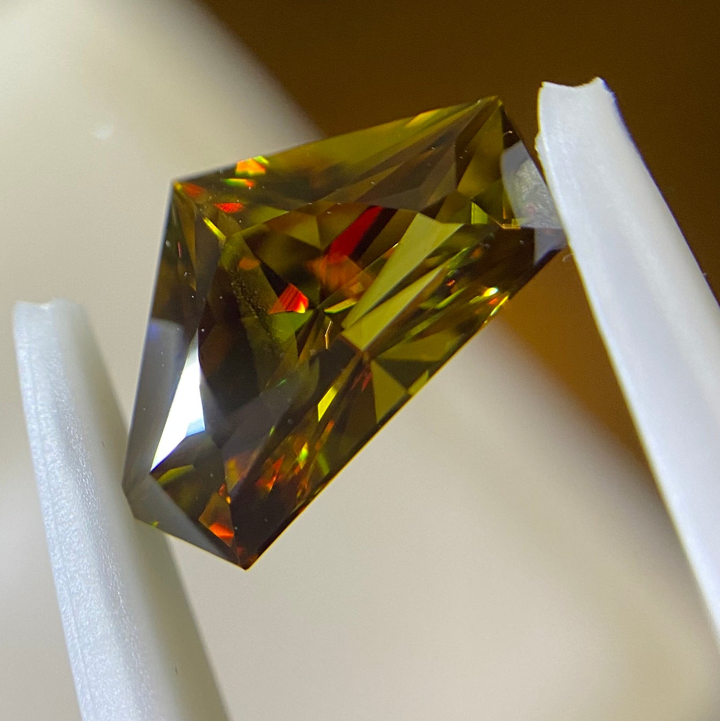 【変則キューブカット】パキスタンスフェーン(パンツ型) 1.40ct✨ゲオちゃん作品