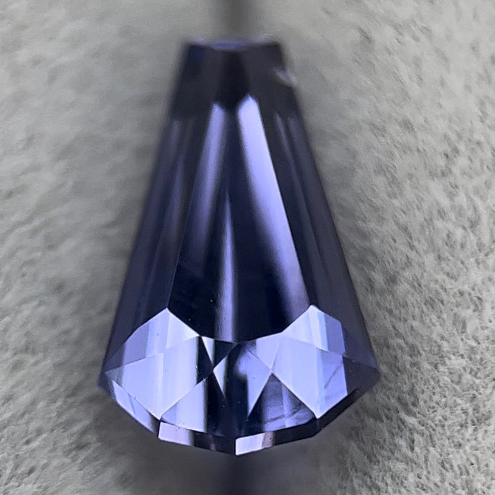 【お客さま専用】アイオライト 0.92 ct ファンシーカット ピアっちゃん作品 ユサコレ放出★5ZBご利用価格