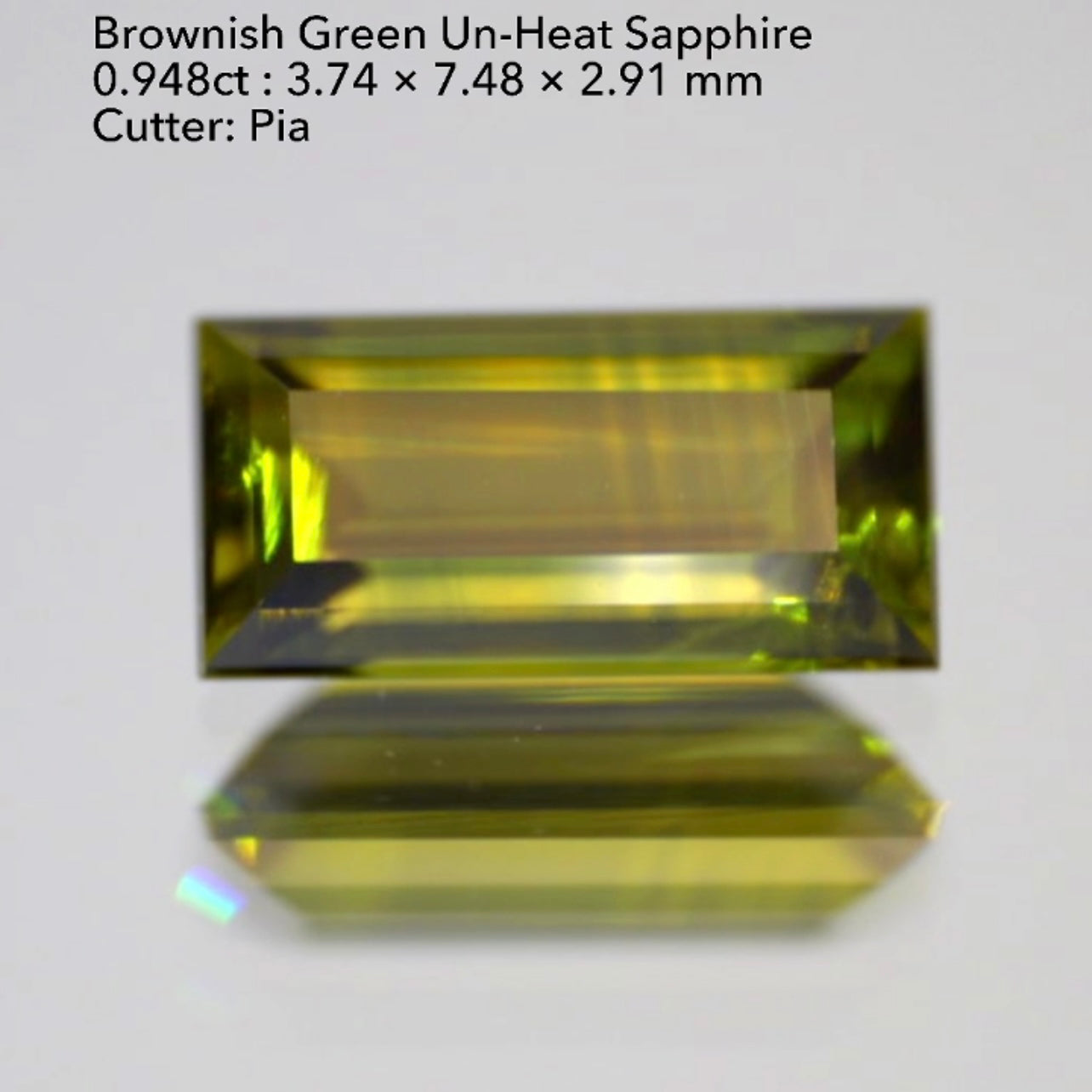 渋いカーキが鋭く煌めくバゲット✨非加熱サファイア0.948ct💎ピアッちゃん作品👍