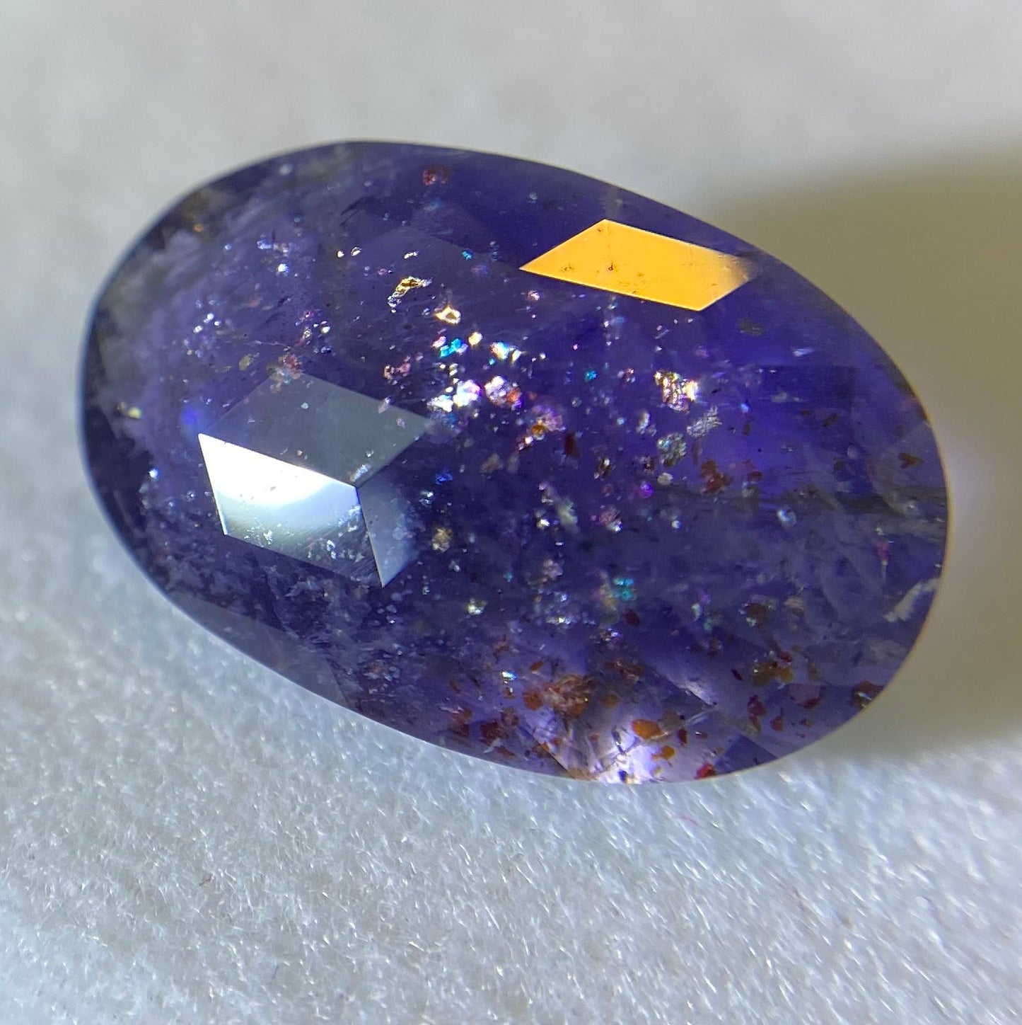 【SOLD OUT】キューブスターが施されたブラッドショットアイオライト2.397ct✨ゲオちゃん作品