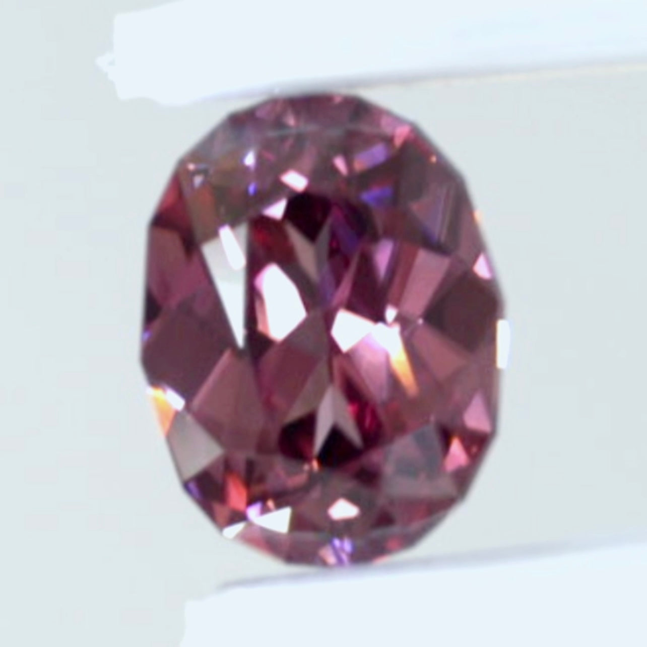 まるでマラヤガーネットのような“激レアピンク”ライトを当てればレッドジルコン1.504ct💎ピアッちゃん作品✨