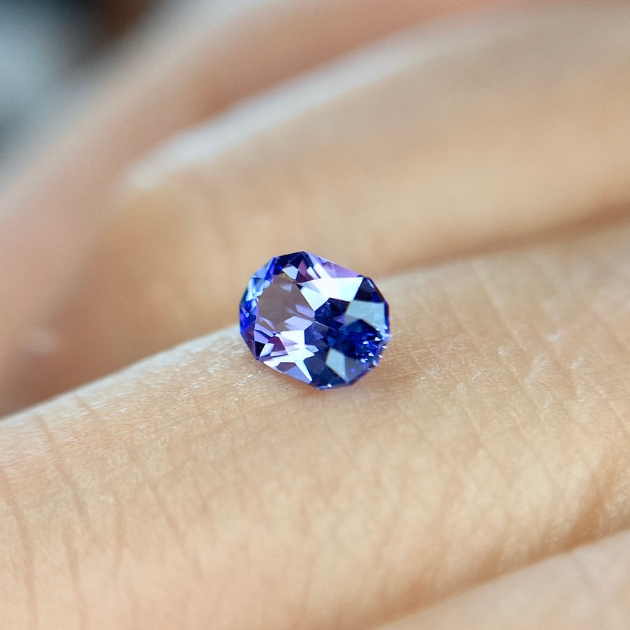 「小さいものこそ良いものをシリーズ」✨濃さも煌めきもシッカリ楽しめる❄️パープルタンザナイト0.32ct✨ピアッちゃん作品【迎春特価❄️】