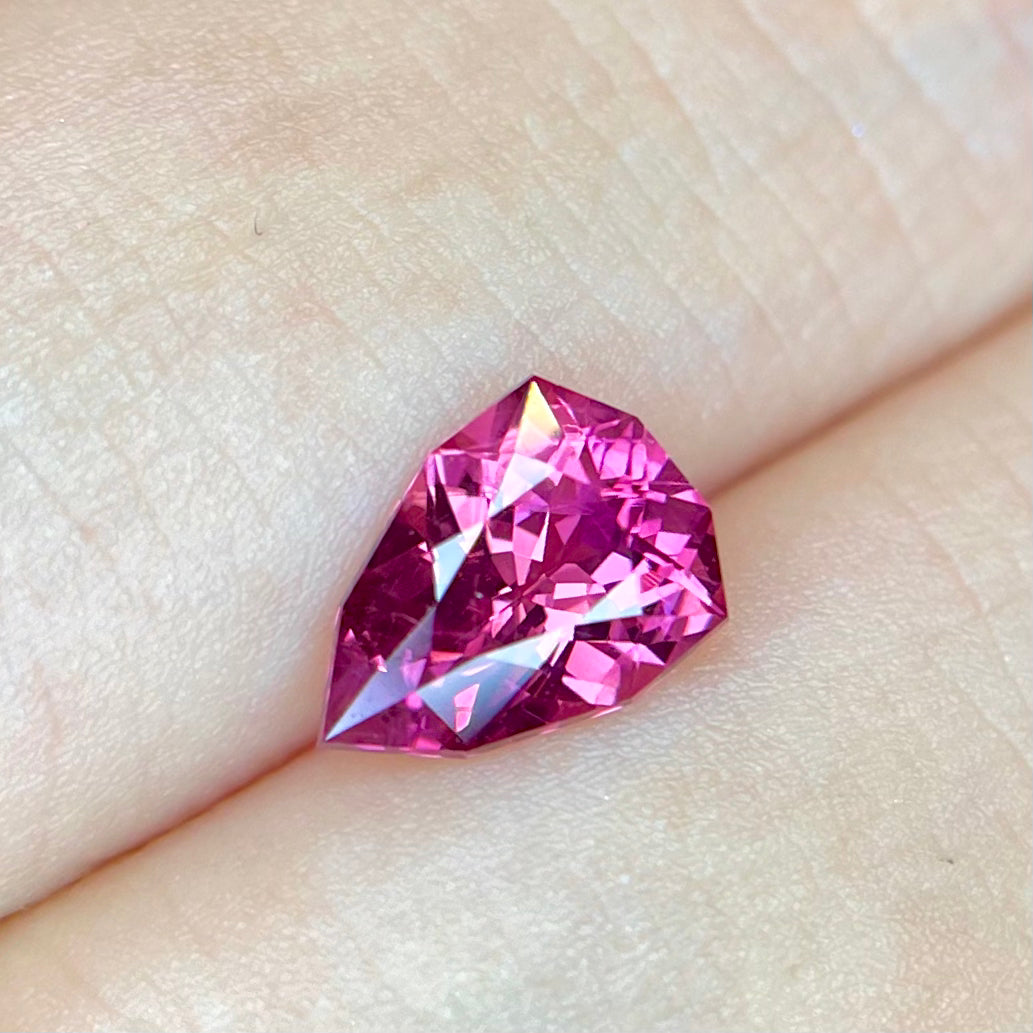 アツい夏もエレガントに🍇✨グレープパープルサファイア0.961ct⚪️ピアッちゃん作品【コランダム(&スピネル)祭いよいよスタート❗特別価格】