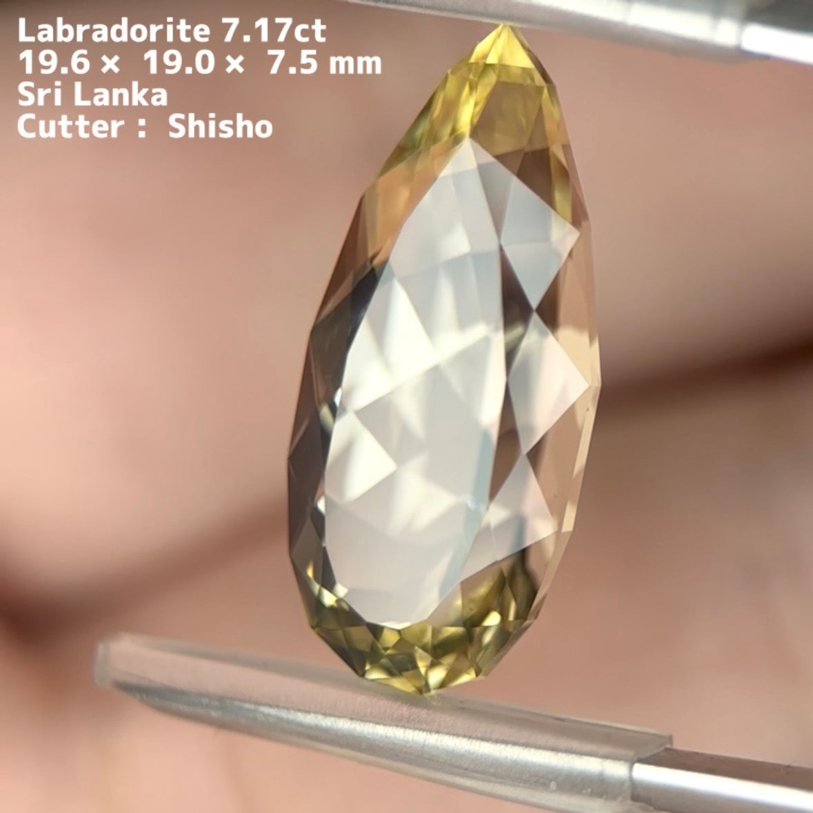 ▼急遽原石プレゼント追加▼月スタ / ZB 7枚使用可【4/24 19時 - 4/30 21時】ゴールデン・ラブラドライト 7.17ct