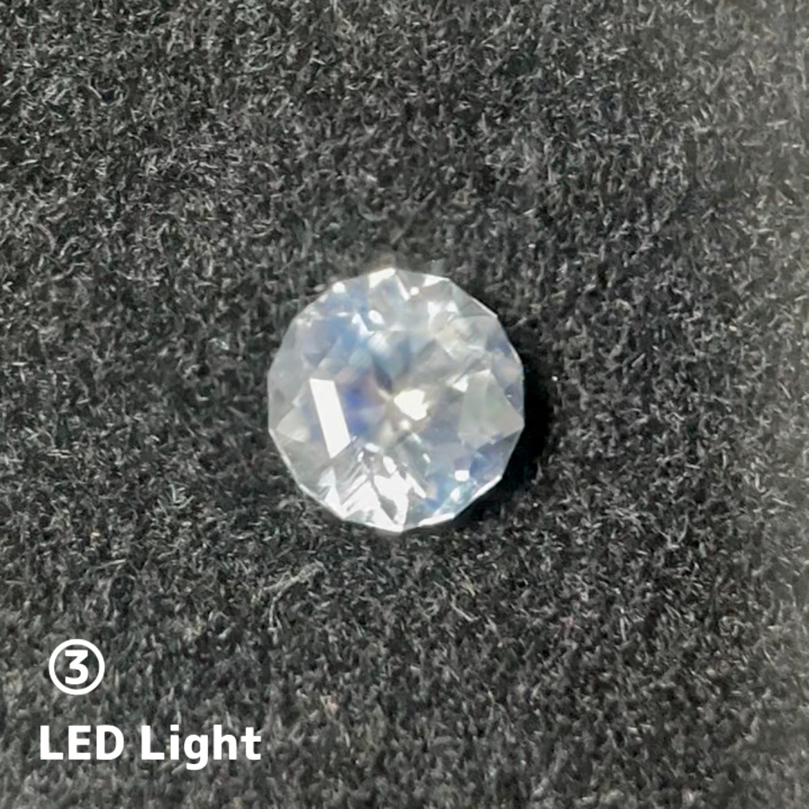 3番 ムーンストーン0.37ct