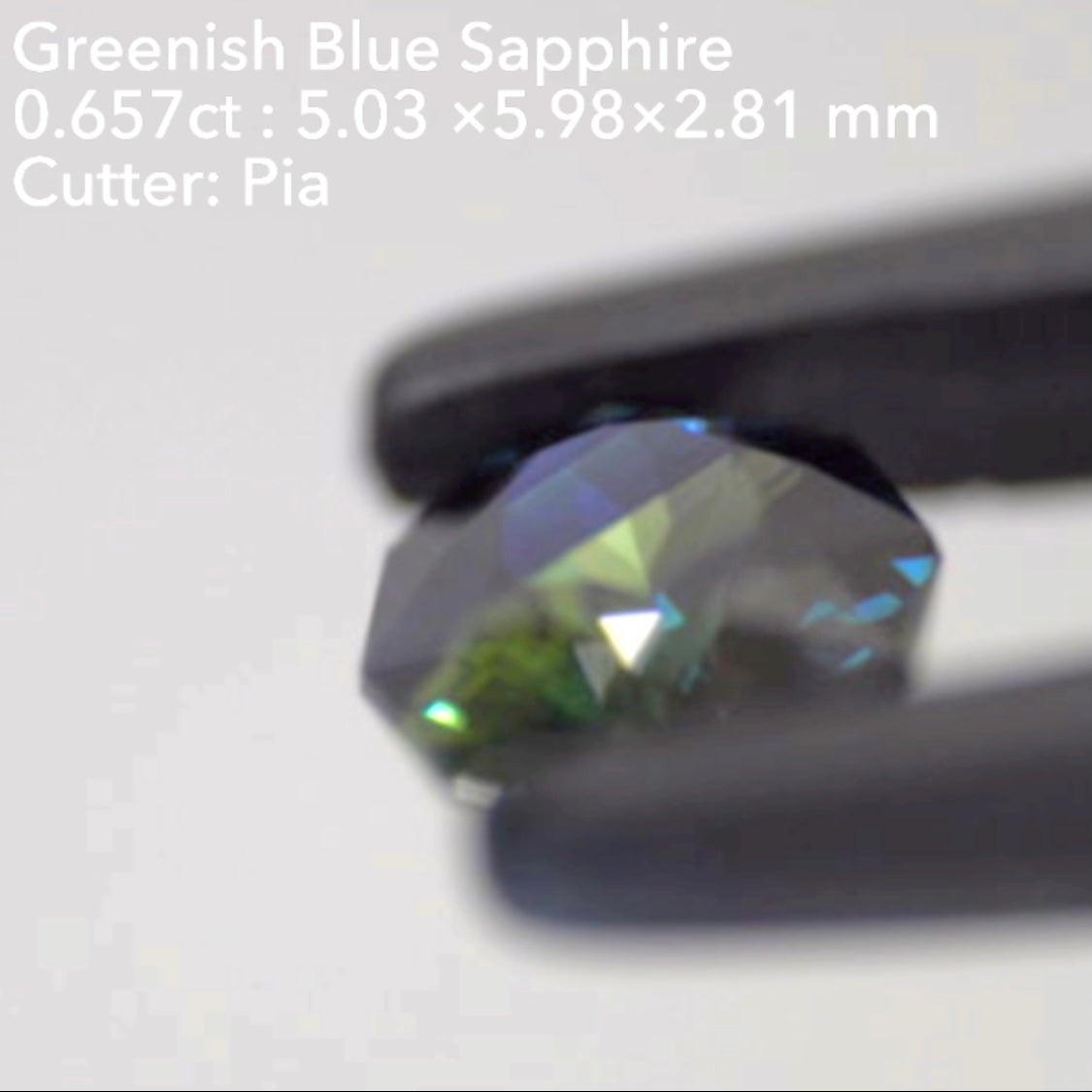 ハッキリ分かれる二つの美色✌️グリニッシュブルーサファイア0.657ct💎ピアッちゃん作品👍ブラックフライデー特価でご紹介です♪