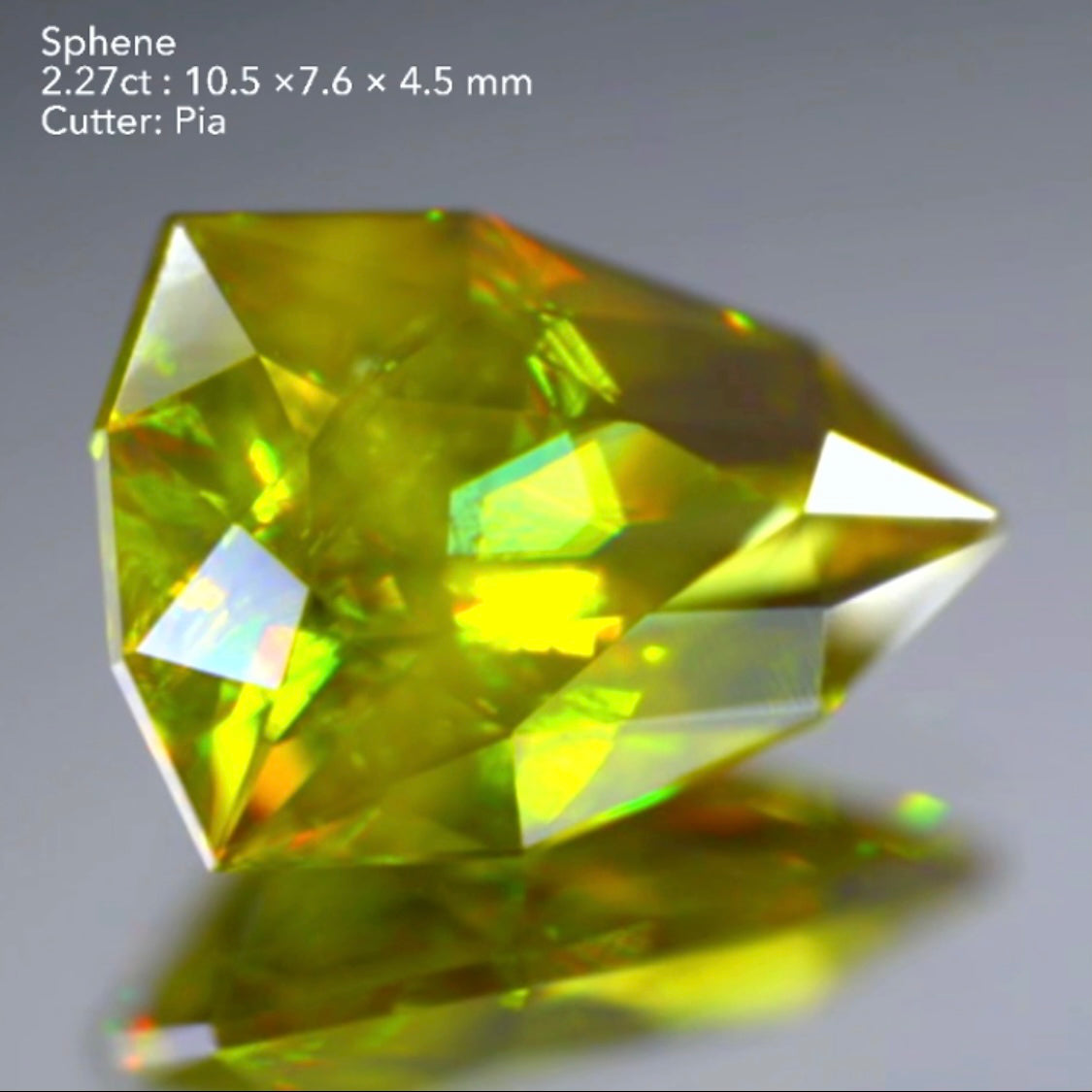 煌めく槍型✨マダガスカル産スフェーン2.27ct💎ピアッちゃん作品