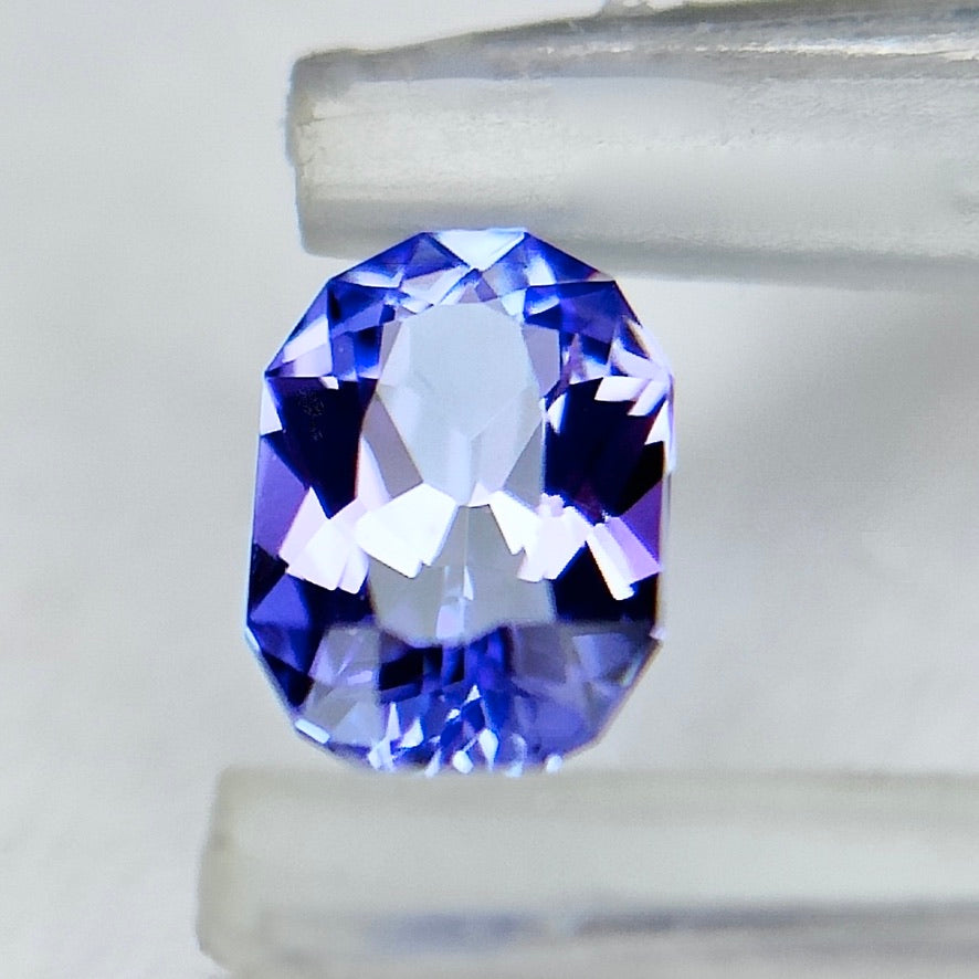 「小さいものこそ良いものをシリーズ」✨濃さも煌めきもシッカリ楽しめる❄️パープルタンザナイト0.32ct✨ピアッちゃん作品【迎春特価❄️】