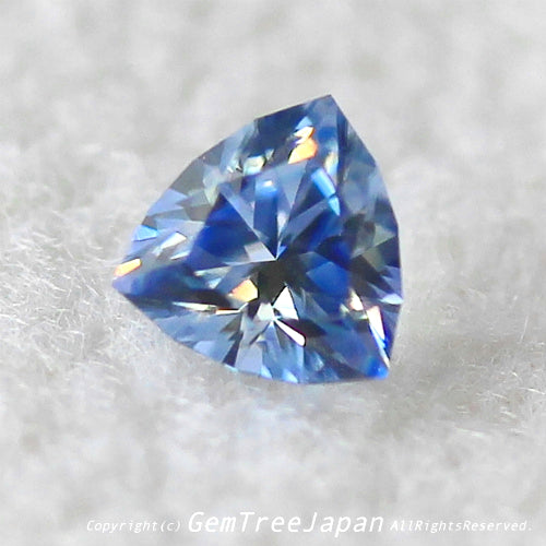 小さくてもカナリ面白い❗️ファンシートリリアント&パーティーカラーレス✨ベニトアイト0.18ct💎こちらもカナリ玄人向け😉